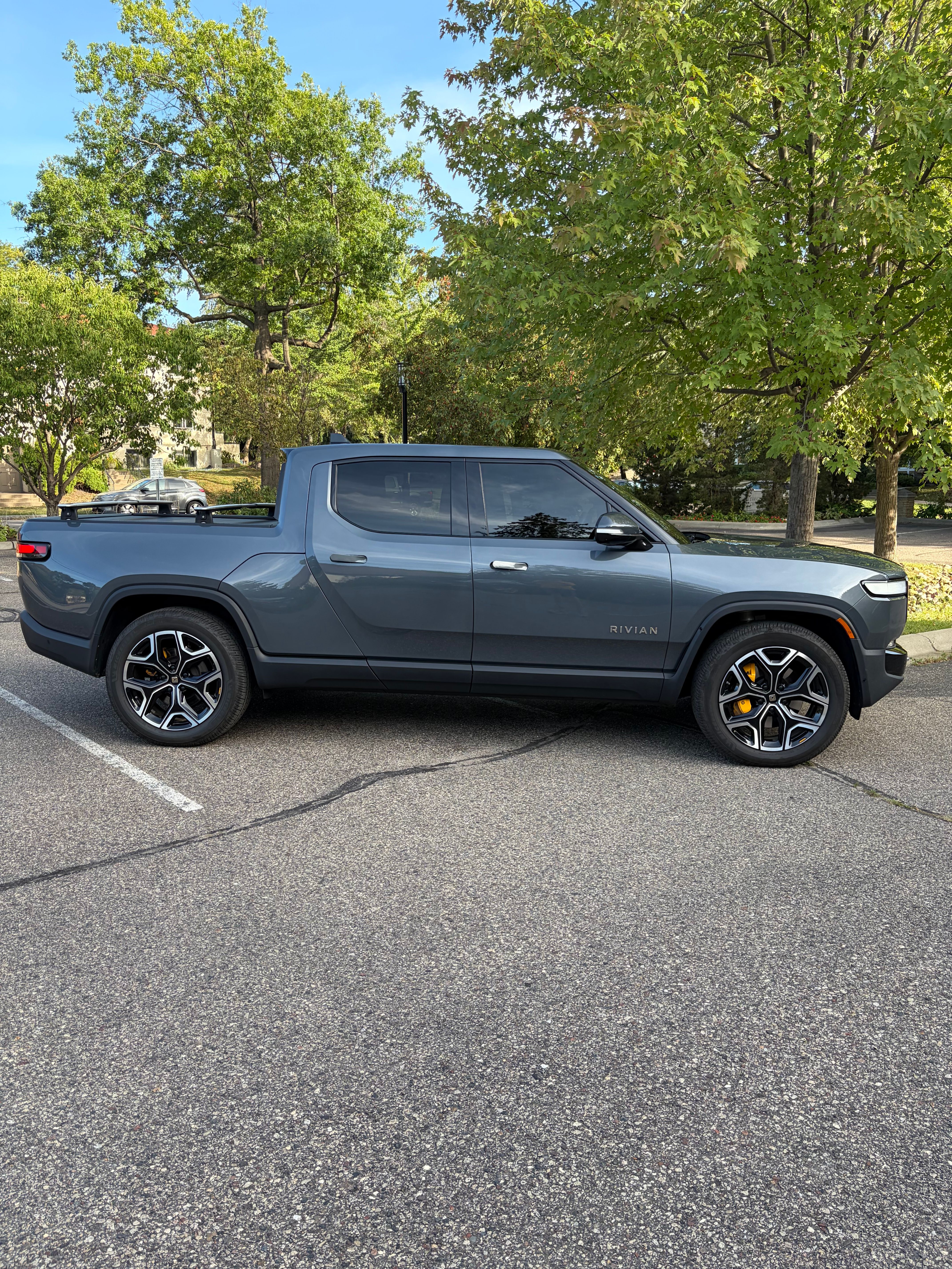 Used 2022 Rivian R1T Adventure AWD/4WD image 4