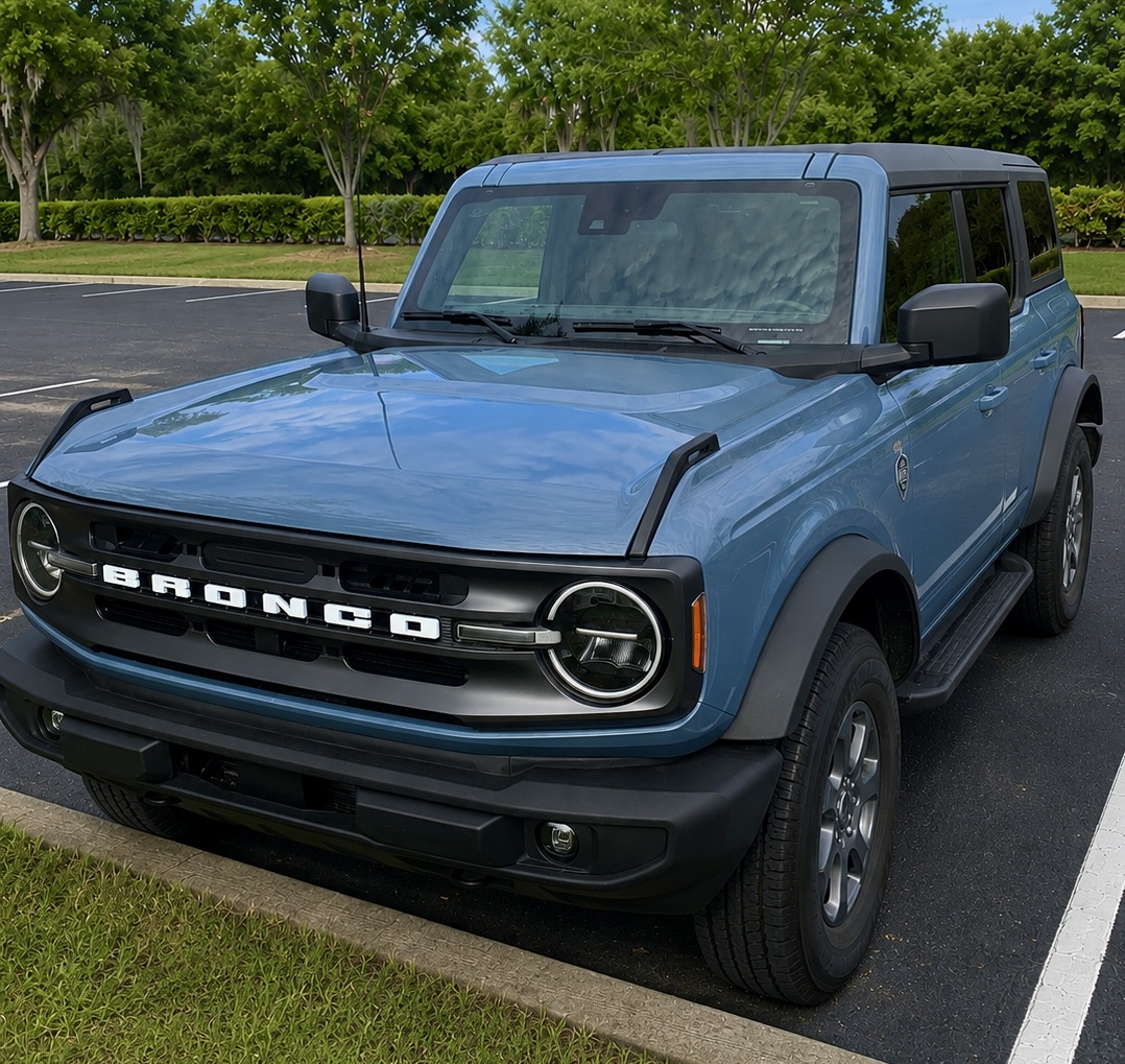 Used 2023 Ford Bronco Big Bend AWD/4WD image 2