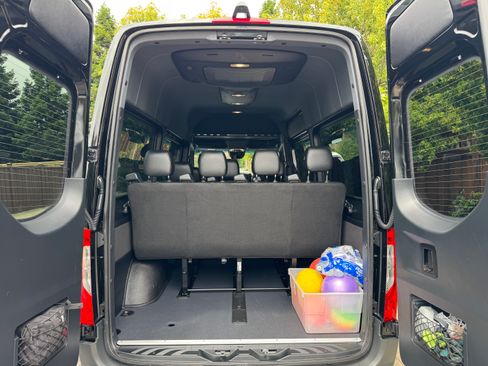 Used 2024 Mercedes-Benz Sprinter 2500 image 15