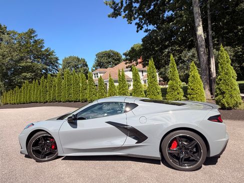 Used 2024 Chevrolet Corvette Stingray Preferred Cpe w/ 2LT RWD image 1