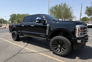 Used 2023 Ford F250 Platinum AWD/4WD image 1