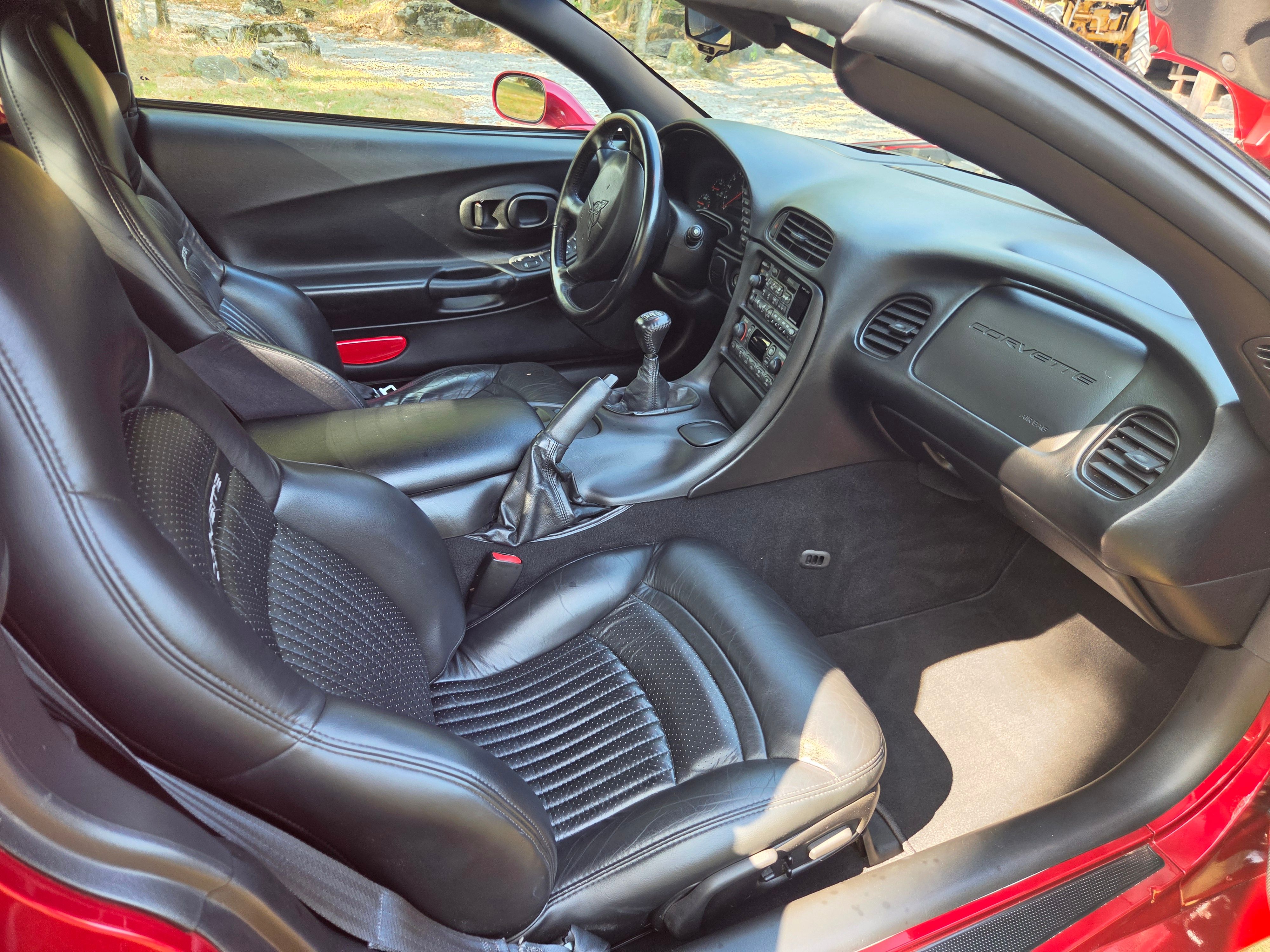 Used 2000 Chevrolet Corvette Convertible w/ Memory Pkg RWD image 8