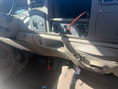 Used 2004 Ford F250 XLT image 15