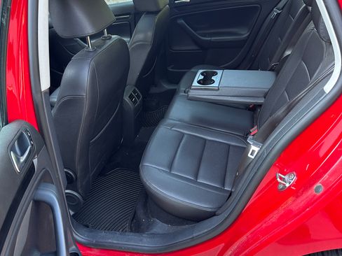 Used 2011 Volkswagen Jetta TDI FWD image 9