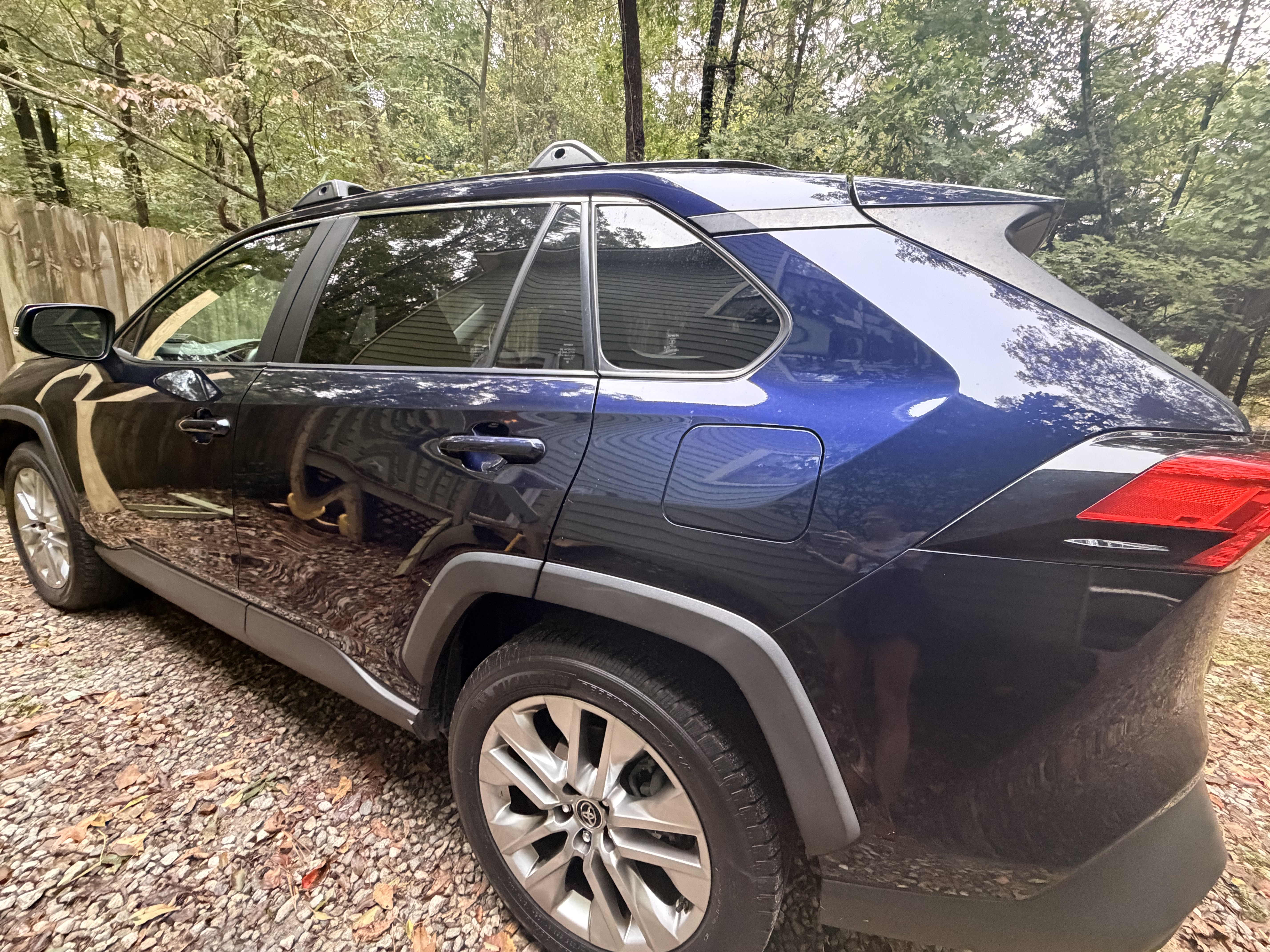 Used 2019 Toyota RAV4 XLE Premium AWD/4WD image 10