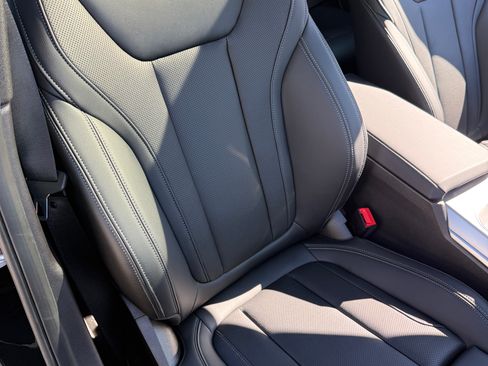 Used 2023 BMW 330i xDrive Sedan w/ M Sport Package image 17