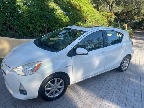 Used 2012 Toyota Prius C Four FWD image 4