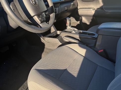 Used 2021 Toyota Tacoma SR image 5