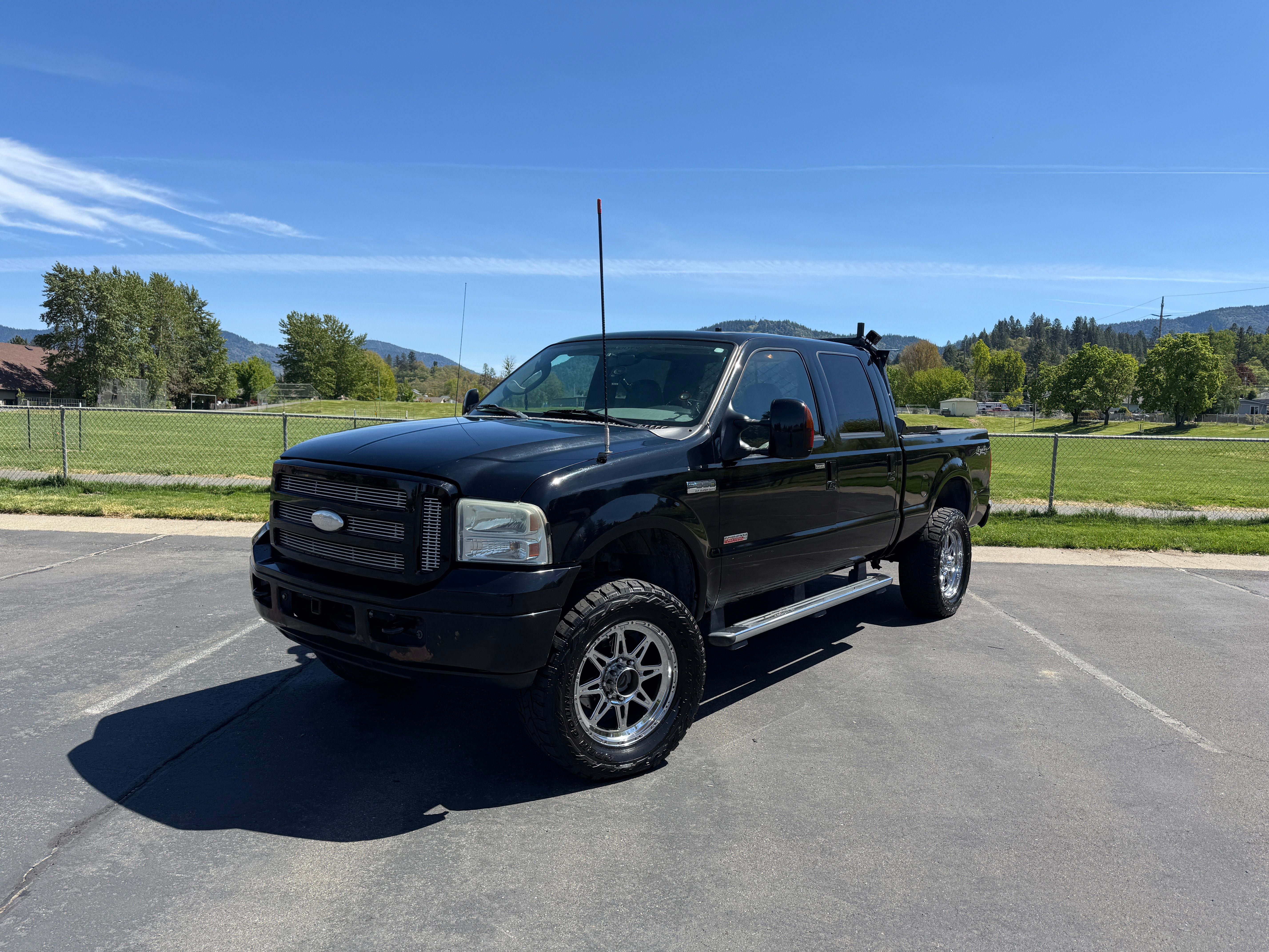 Used 2006 Ford F350 XLT AWD/4WD image 1