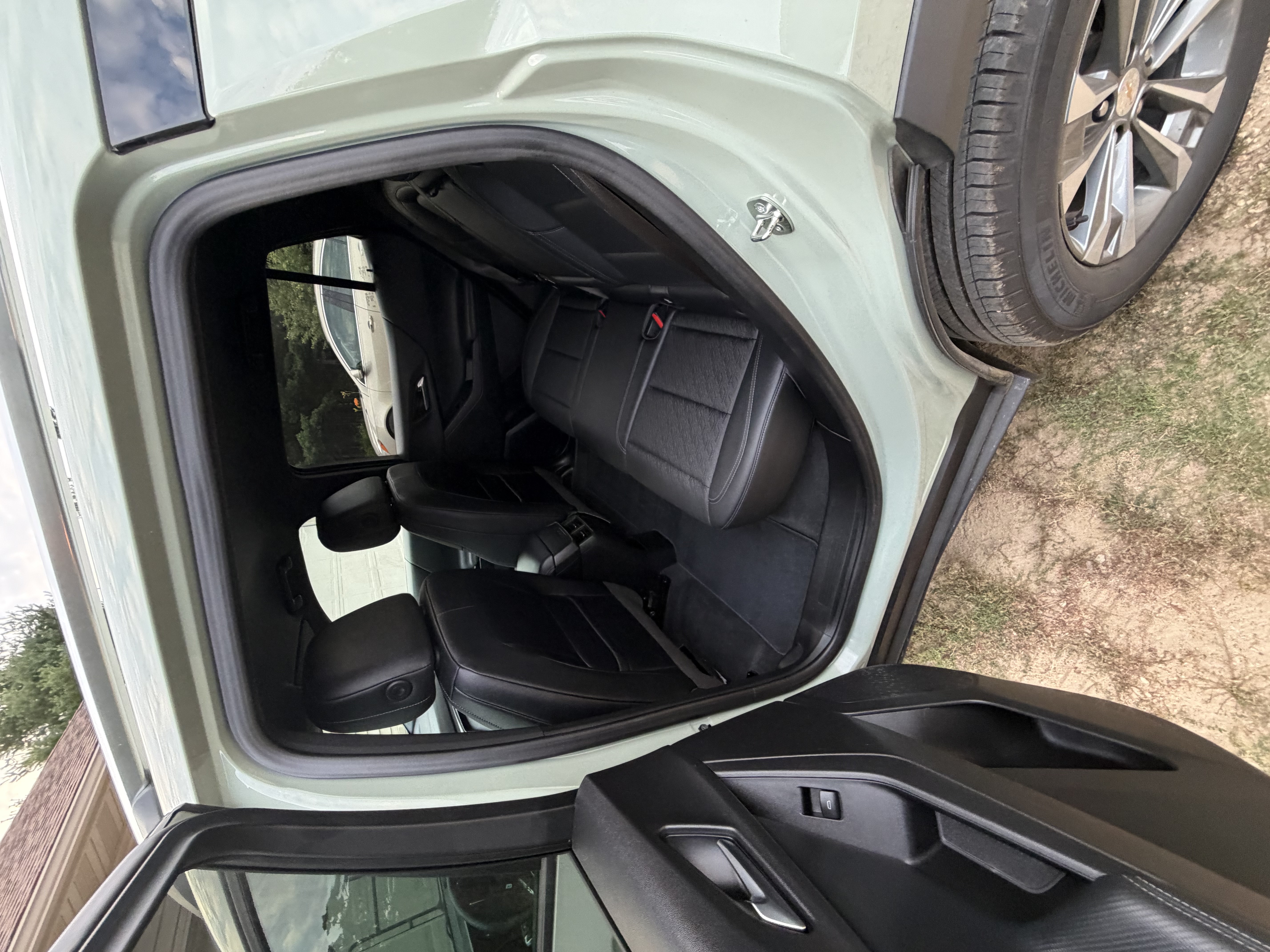 Used 2025 Chevrolet Equinox LT w/ Convenience Package II AWD/4WD image 10