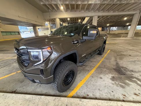 Used 2024 GMC Sierra 1500 Elevation w/ Preferred Package AWD/4WD image 2