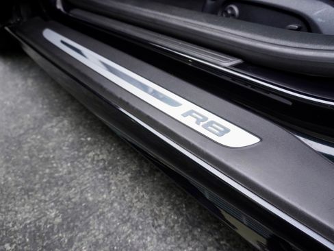 Used 2011 Audi R8 V10 AWD/4WD image 17