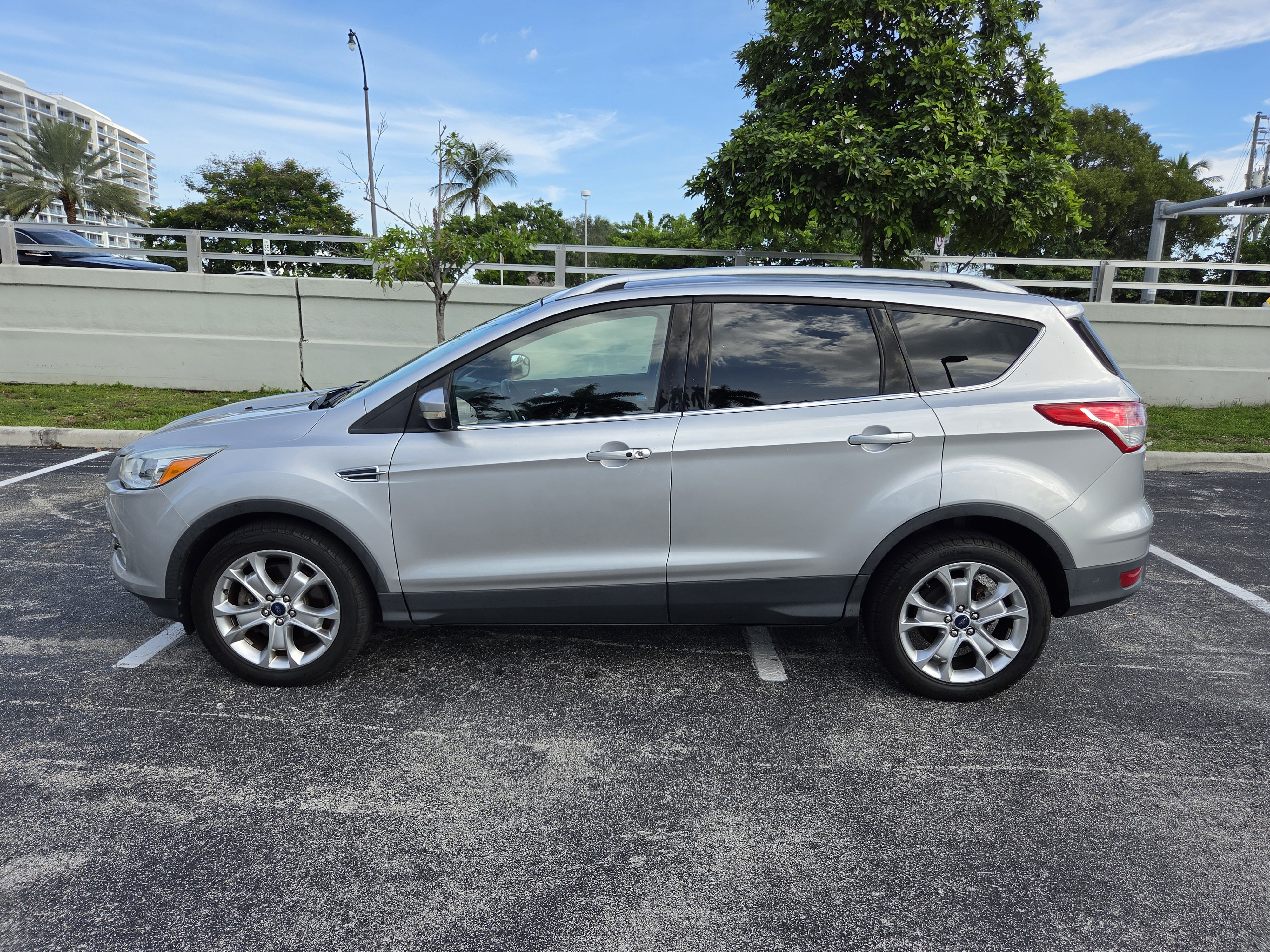 Used 2015 Ford Escape Titanium AWD/4WD image 1