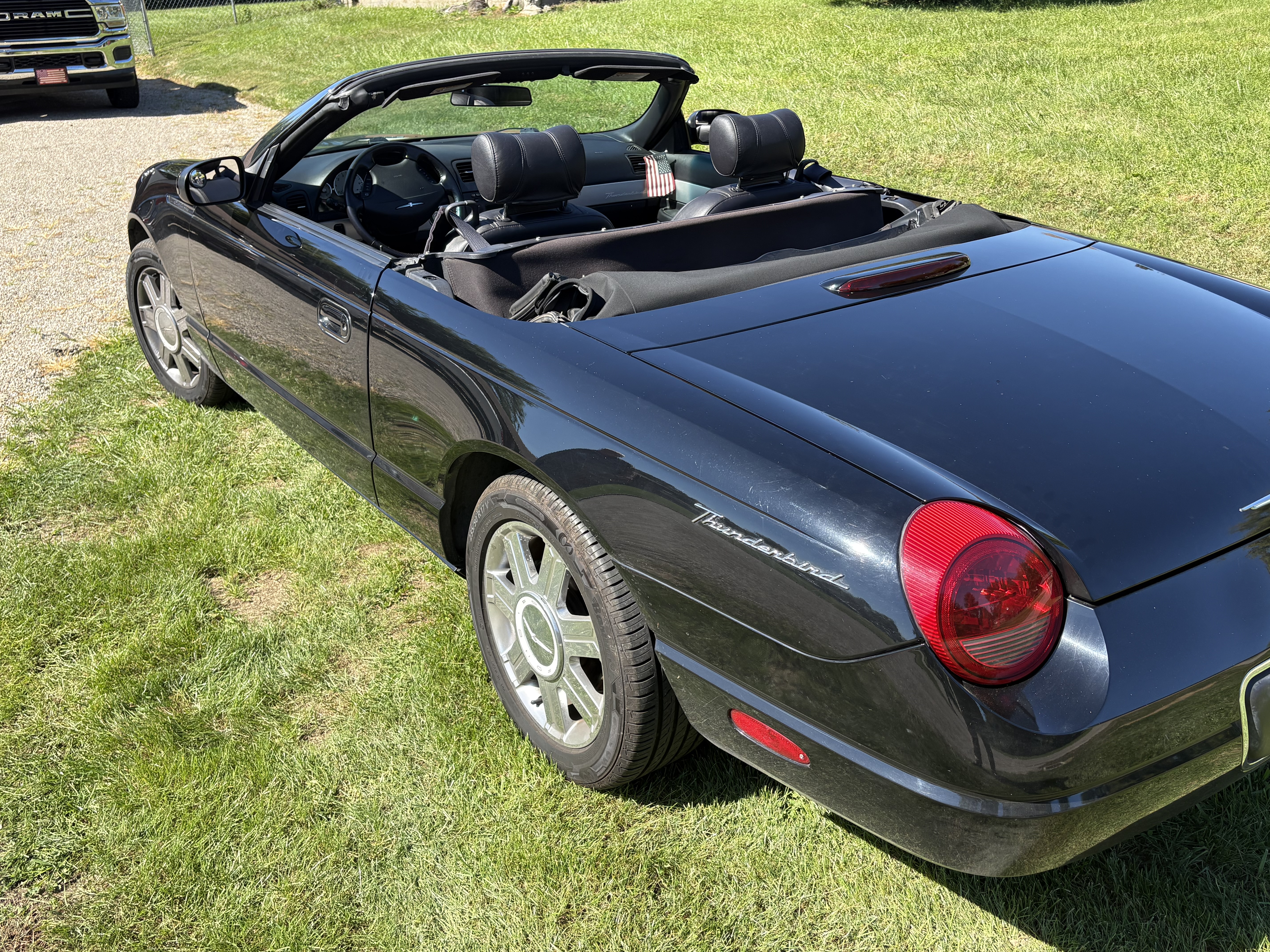 Used 2005 Ford Thunderbird RWD image 11