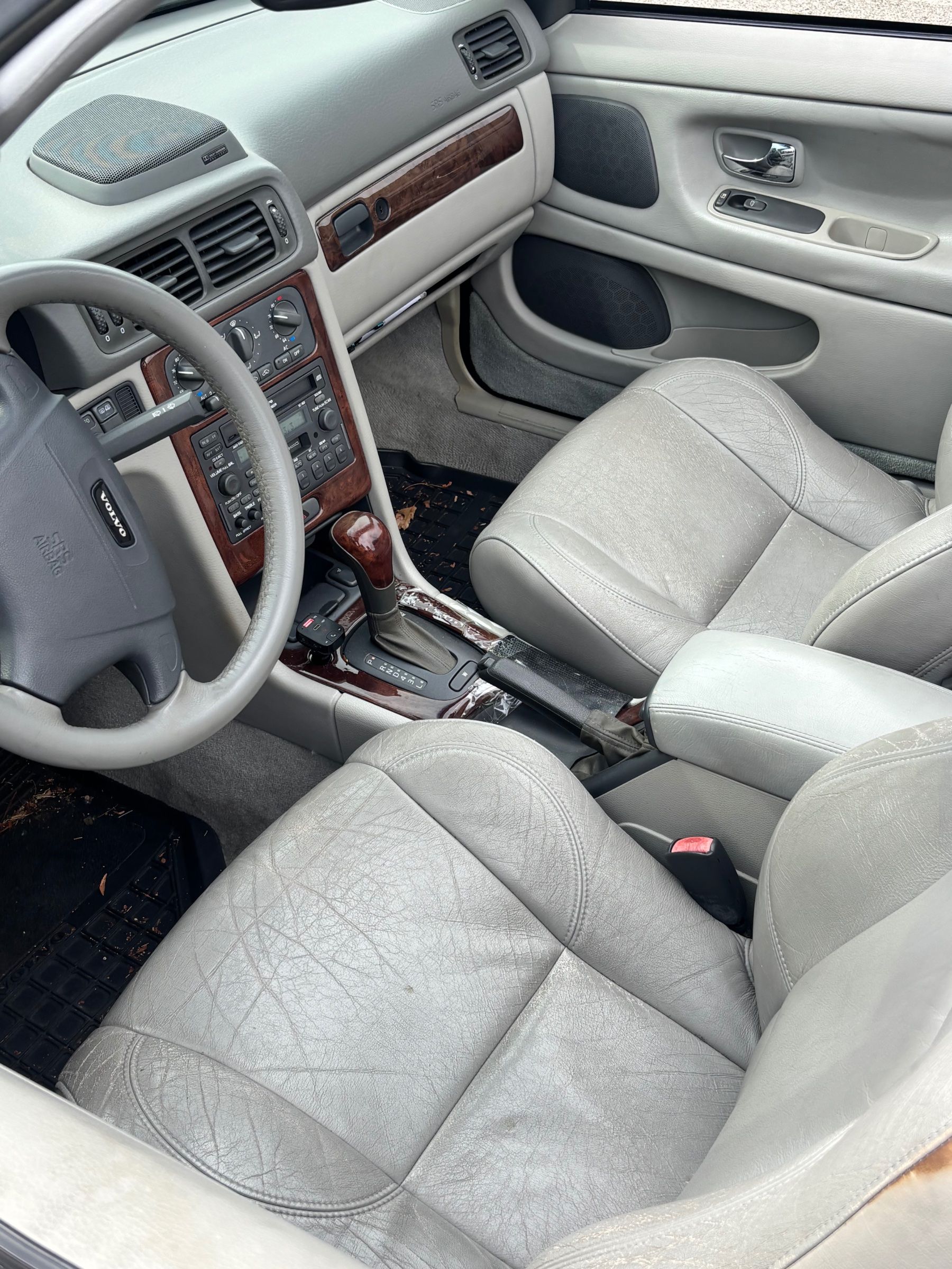 Used 2001 Volvo C70 LT FWD image 8