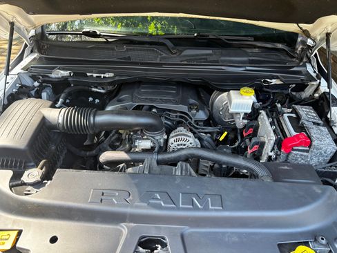 Used 2019 RAM 1500 Big Horn AWD/4WD image 9