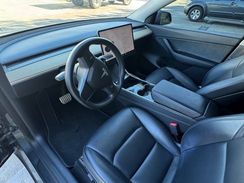 Used 2020 Tesla Model Y Long Range image 11