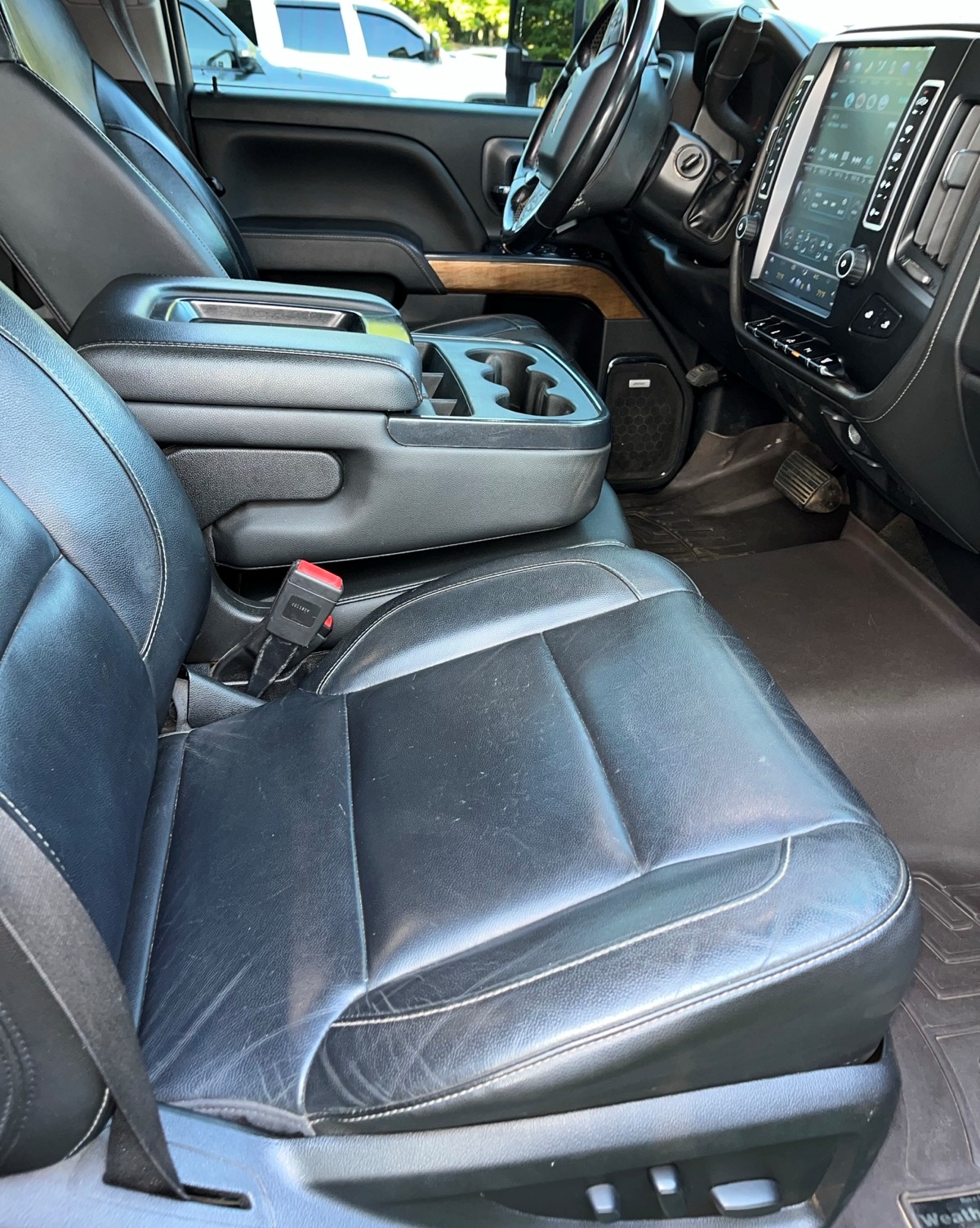 Used 2018 Chevrolet Silverado 2500 LTZ w/ Duramax Plus Package AWD/4WD image 9