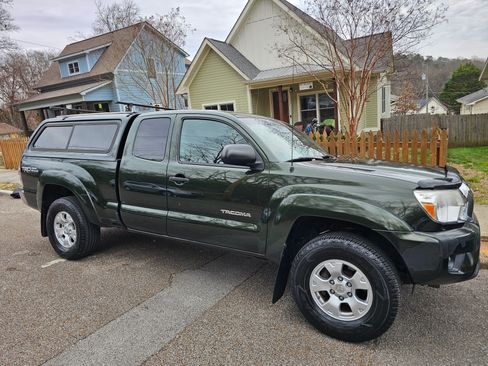 Used 2012 Toyota Tacoma 4x4 Access Cab V6 image 4
