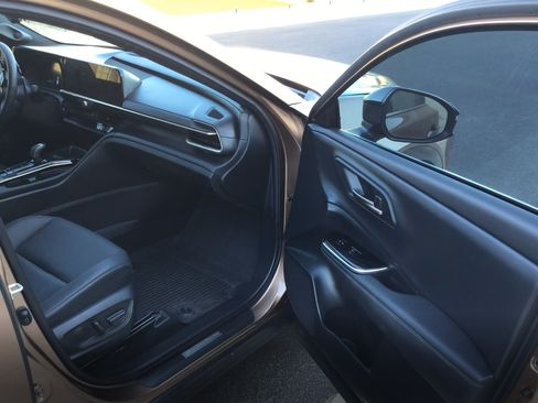 Used 2025 Toyota Crown Signia Limited Hybrid Sport Utility 4 w/ Advanced Technology Package image 9