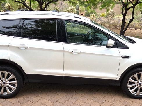 Used 2018 Ford Escape Titanium w/ Ford Safe & Smart Package image 4