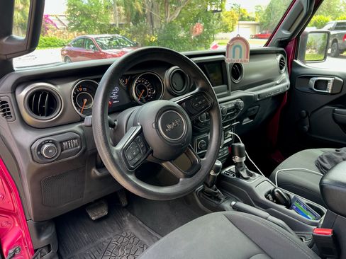 Used 2022 Jeep Wrangler Unlimited Sport AWD/4WD image 11