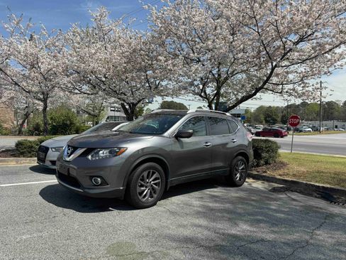 Used 2016 Nissan Rogue SL w/ SL Premium Package image 1