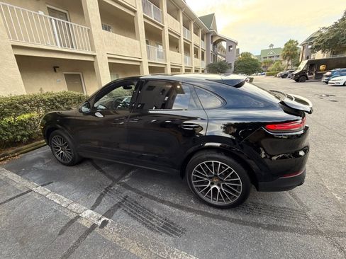 Used 2023 Porsche Cayenne Coupe AWD/4WD image 4