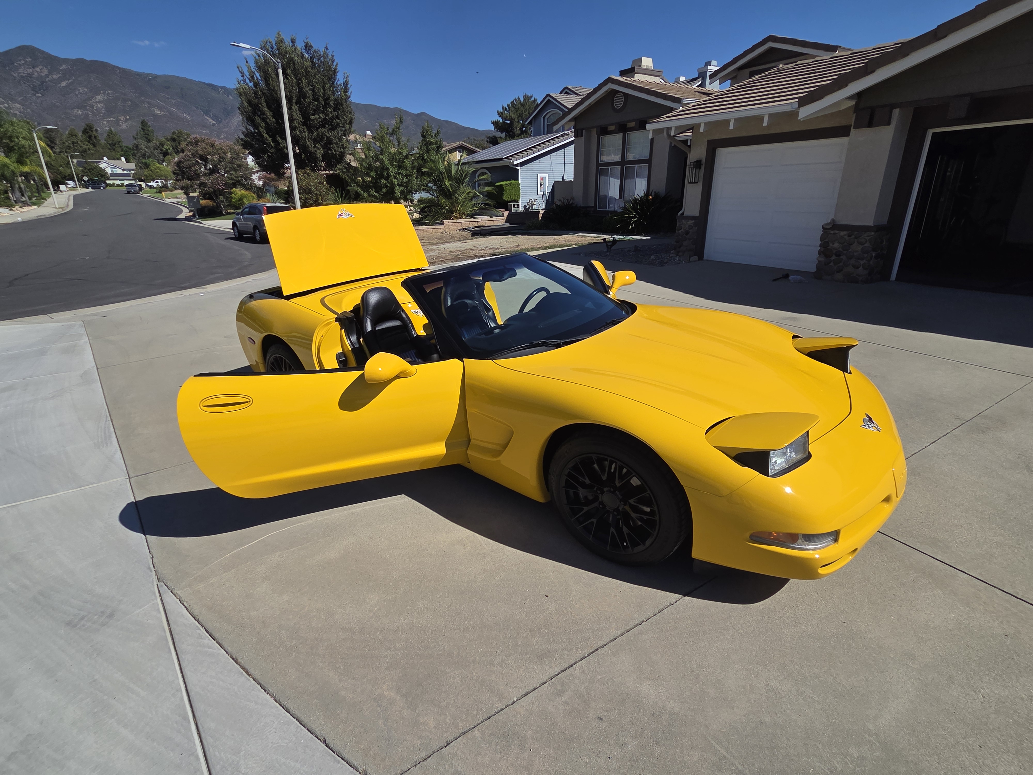 Used 2003 Chevrolet Corvette Convertible w/ Preferred Equipment Group1 RWD image 32