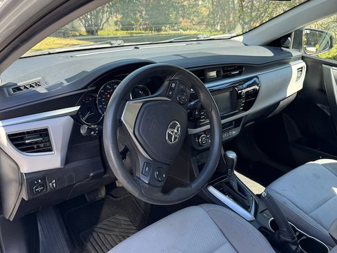 Used 2016 Toyota Corolla LE image 13