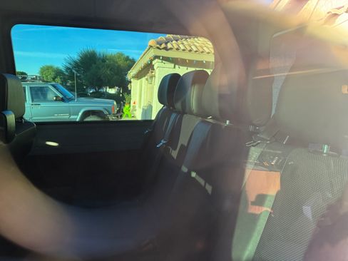 Used 2016 Mercedes-Benz Sprinter 2500 image 2