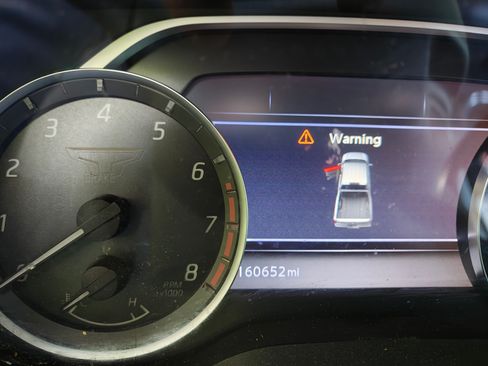 Used 2021 Nissan Titan SV w/ SV Convenience Package image 9