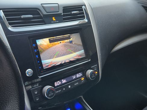 Used 2015 Nissan Altima 2.5 SV w/ Convenience Package image 6