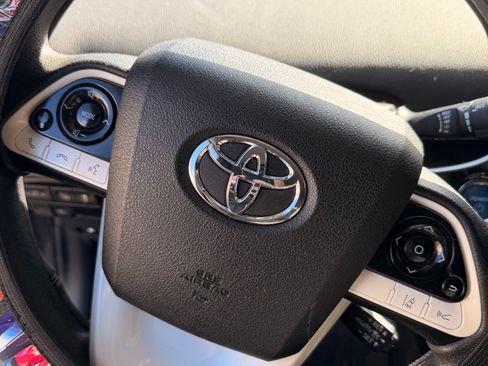 Used 2017 Toyota Prius Two image 7
