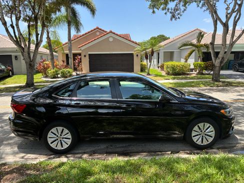 Used 2019 Volkswagen Jetta S w/ Driver Assistance Package FWD image 2