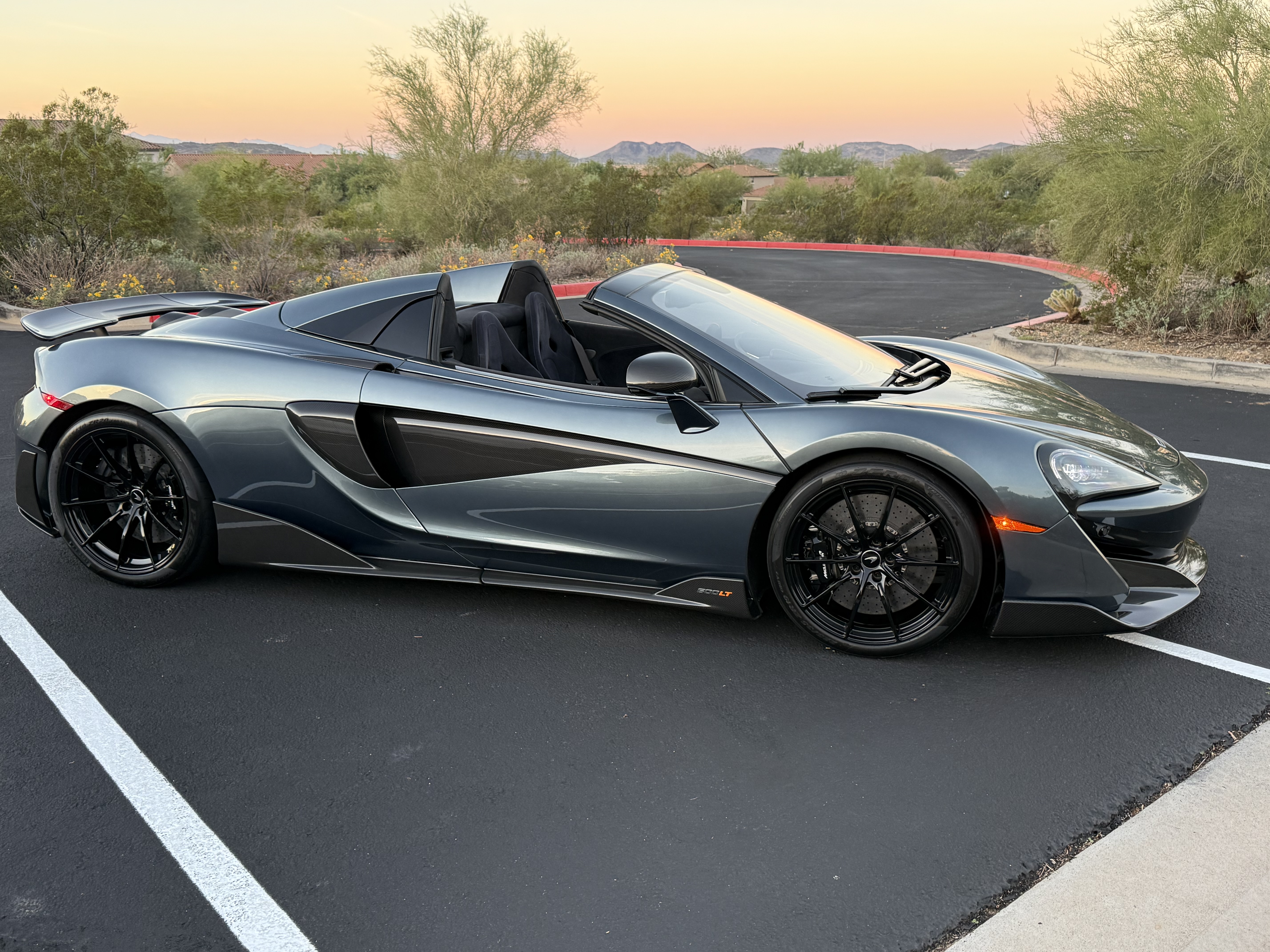 Used 2020 McLaren 600LT Spider RWD image 5