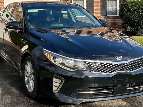 Used 2018 Kia Optima EX w/ Technology Package image 1