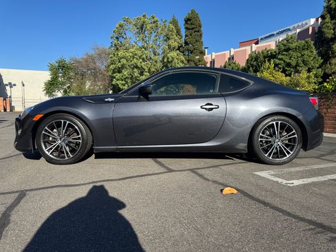 Used 2015 Scion FR-S image 2