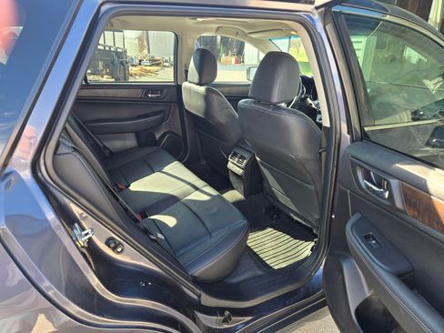 Used 2017 Subaru Outback 2.5i Limited w/ Popular Package #5 image 9