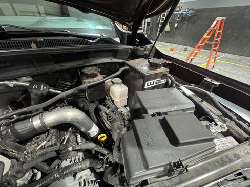 Used 2024 GMC Sierra 3500 Denali Ultimate AWD/4WD image 9