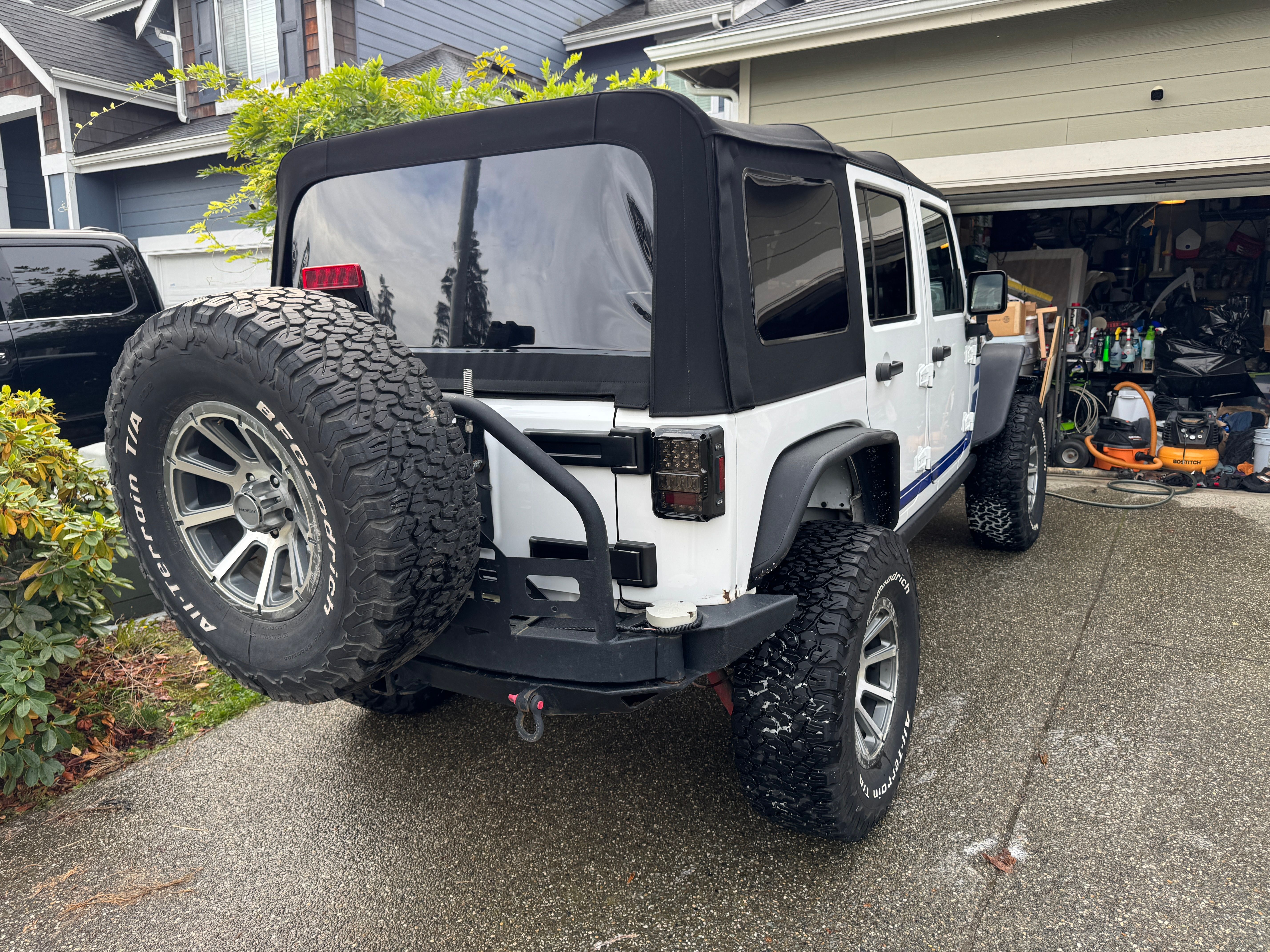 Used 2017 Jeep Wrangler Unlimited Sport w/ Quick Order Package 23S AWD/4WD image 4