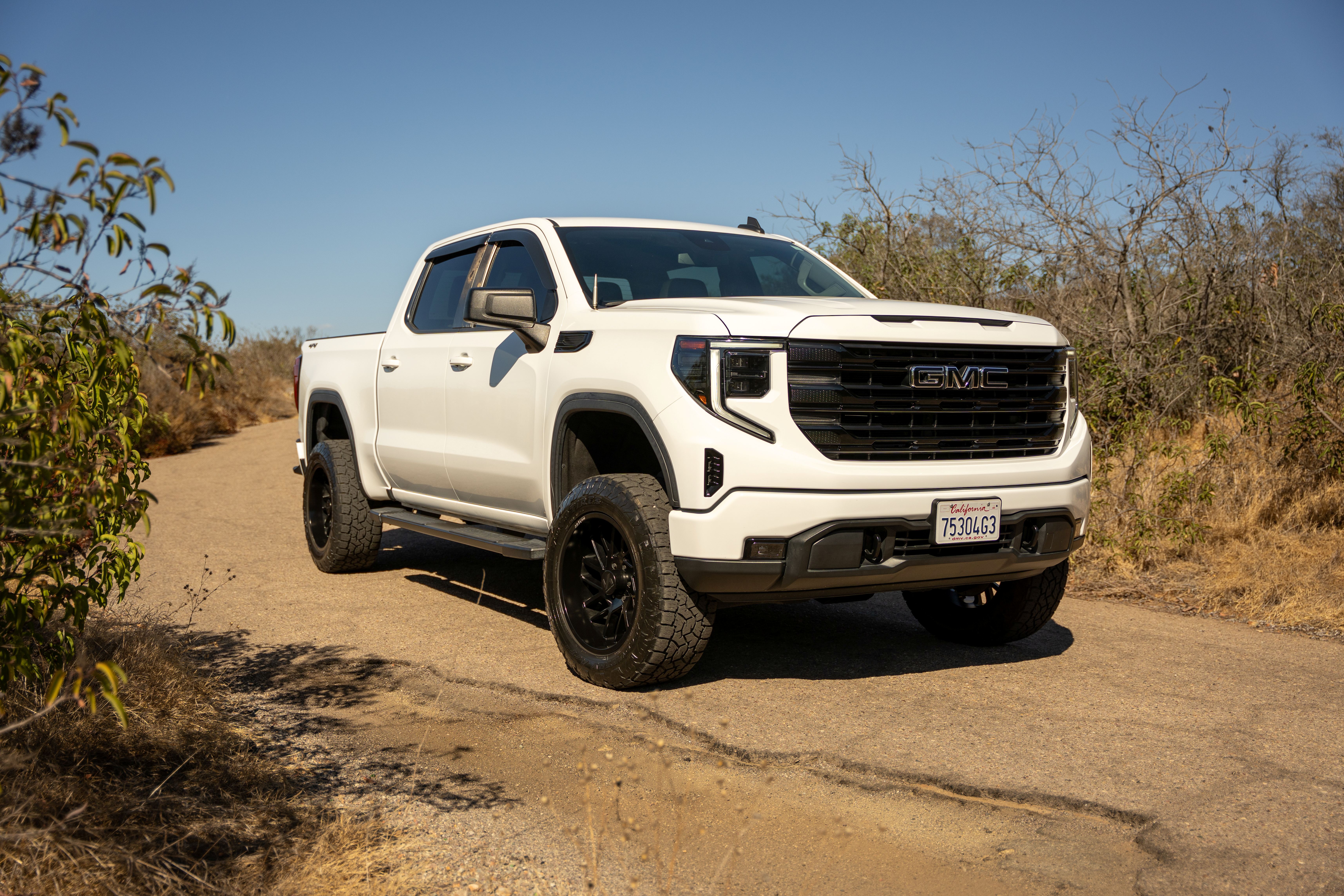 Used 2022 GMC Sierra 1500 Elevation w/ LPO, Elevation Black Package AWD/4WD image 10