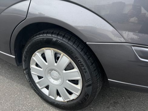 Used 2004 Ford Focus SE image 5