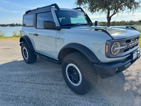 Used 2024 Ford Bronco Big Bend w/ Sasquatch Package AWD/4WD image 1