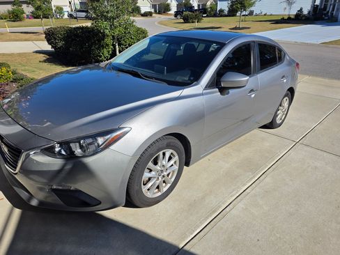 Used 2016 MAZDA MAZDA3 i Sport w/ Preferred Equipment Package image 8