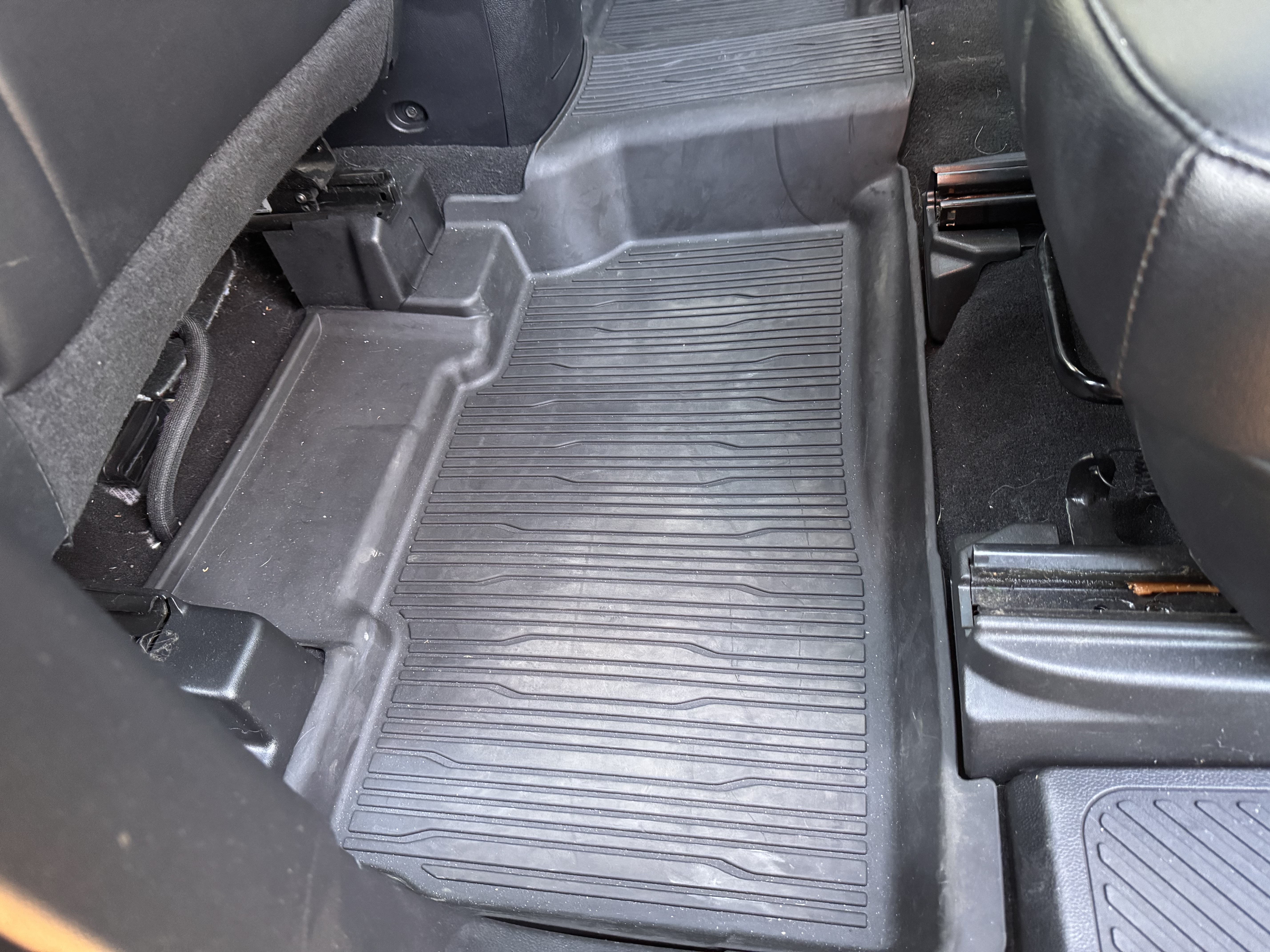 Used 2022 Ford Explorer Limited w/ Equipment Group 301A AWD/4WD image 29