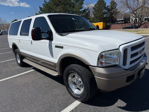 Used 2005 Ford Excursion Eddie Bauer image 2