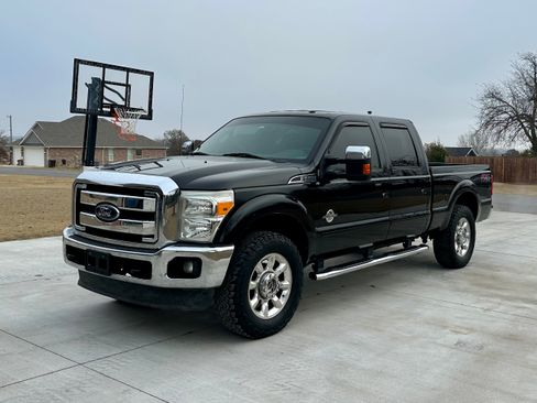 Used 2012 Ford F250 Lariat w/ Lariat Interior Pkg image 1