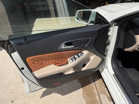 Used 2014 Mercedes-Benz CLA 250 4MATIC image 8