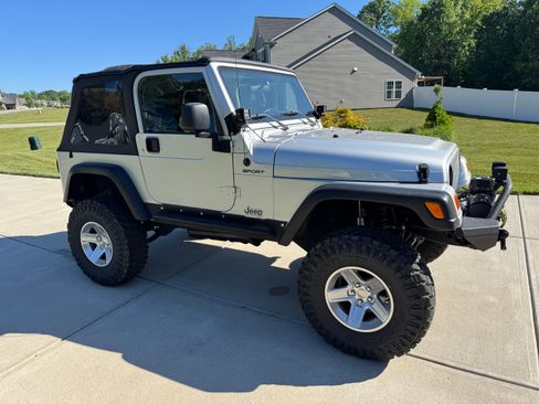 Used 2004 Jeep Wrangler 4WD w/ 30" Tire & Wheel Group image 4